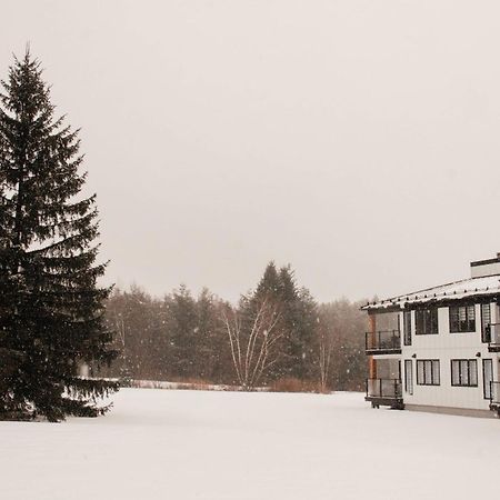 Suite 107 - Destination Mont-Orford Мейгог Экстерьер фото